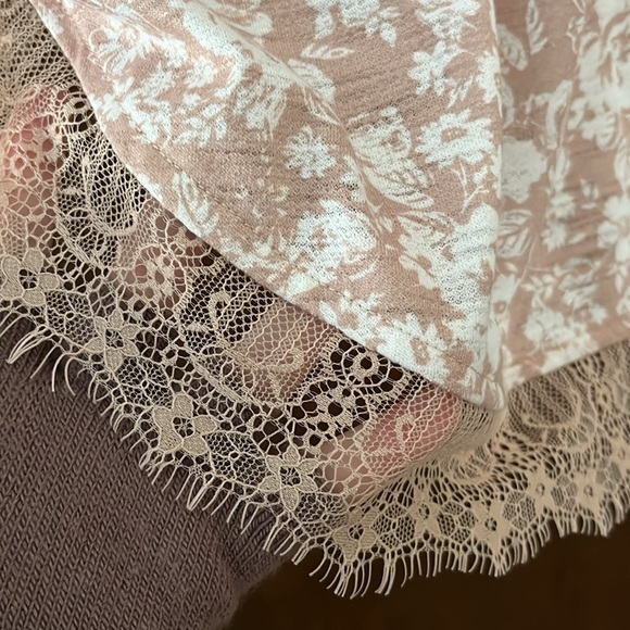 Pretty Top - Picture 7 of 9